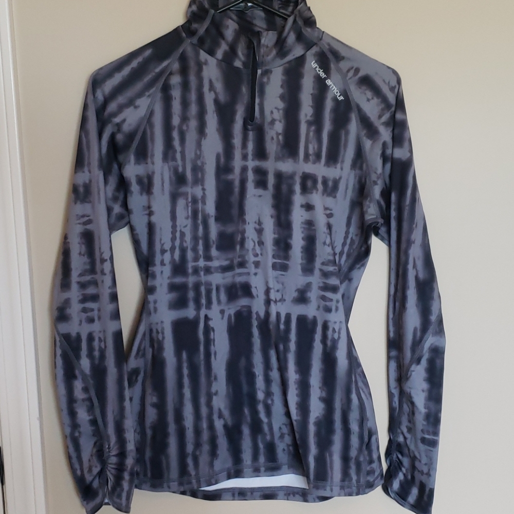Fitted cold gear running top